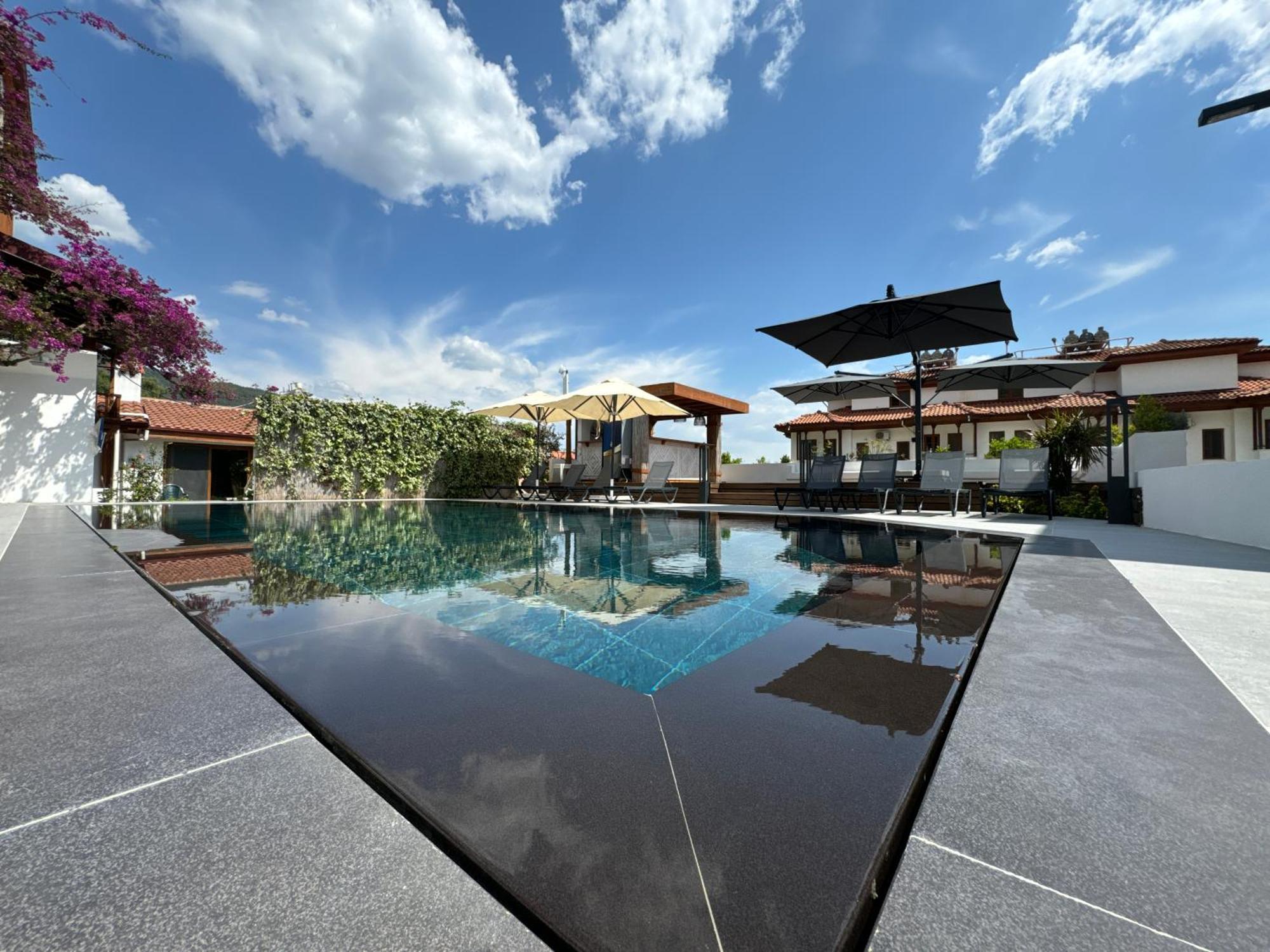 Tomsan Suites & Villas Akyaka Exterior photo